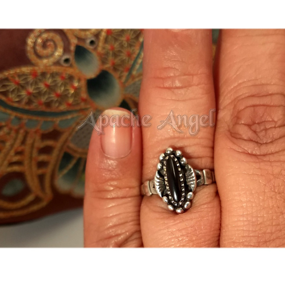 Sterling Silver & Onyx Ring Sz 8 - Picture 2 of 3